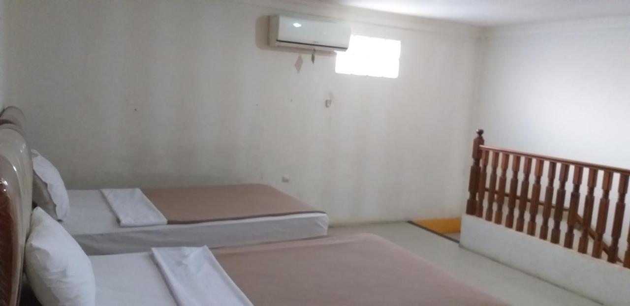 Intan Hotel 푸르와카르타 외부 사진