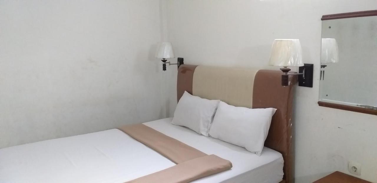Intan Hotel 푸르와카르타 외부 사진
