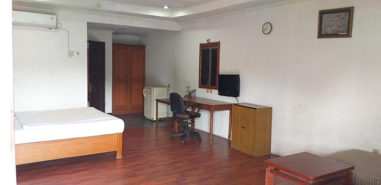 Intan Hotel 푸르와카르타 외부 사진