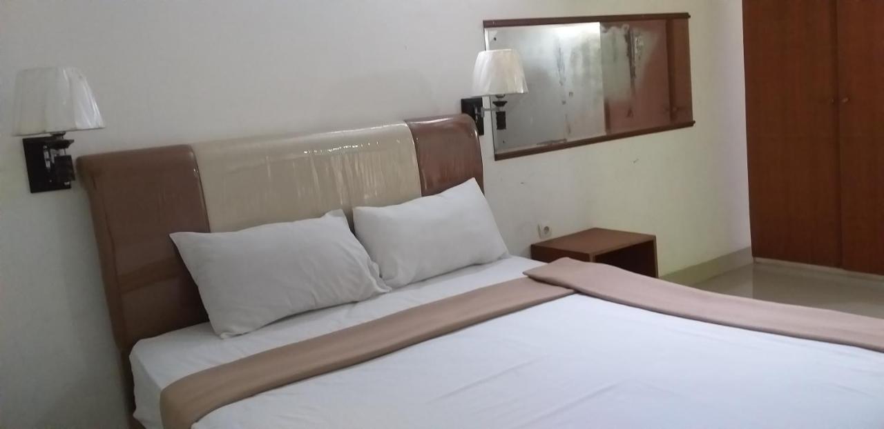 Intan Hotel 푸르와카르타 외부 사진