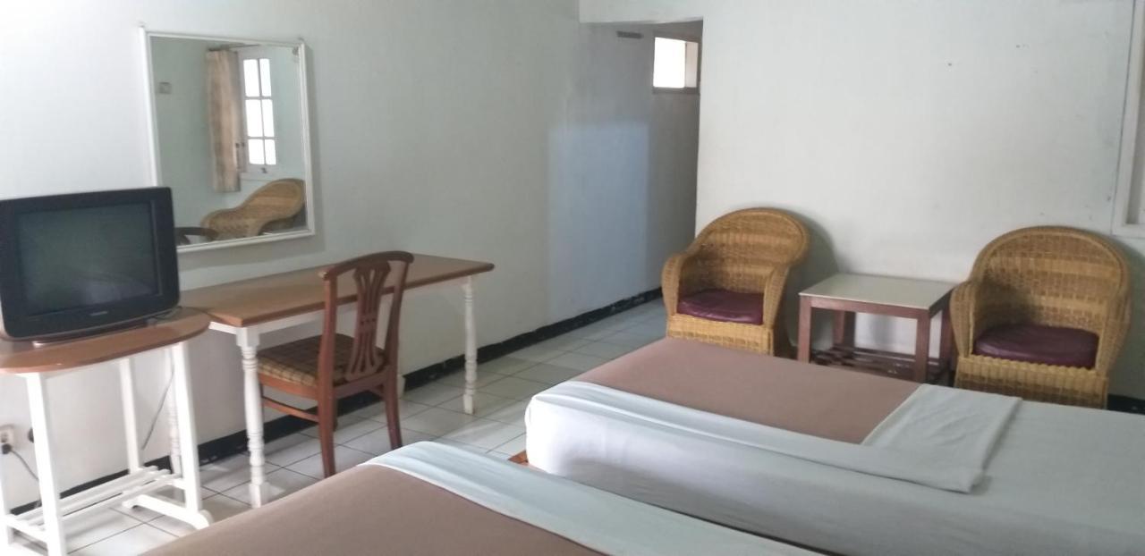 Intan Hotel 푸르와카르타 외부 사진
