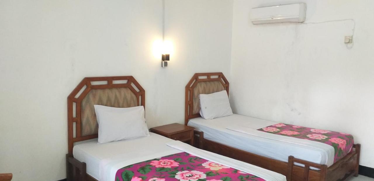 Intan Hotel 푸르와카르타 외부 사진