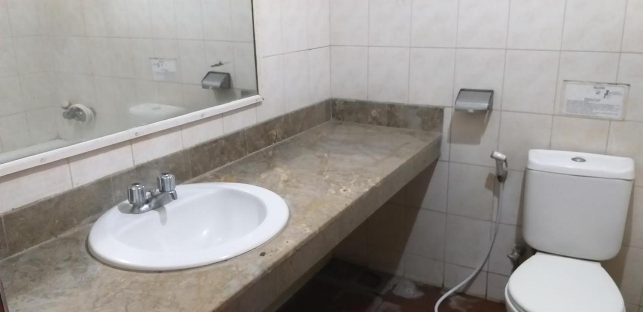 Intan Hotel 푸르와카르타 외부 사진