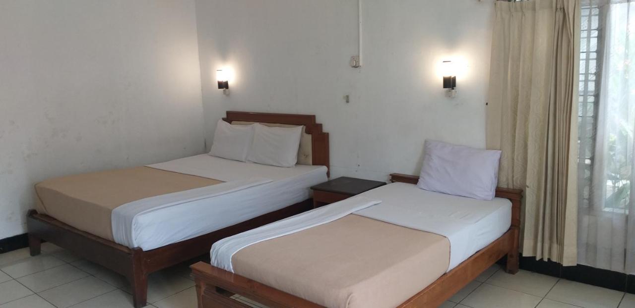 Intan Hotel 푸르와카르타 외부 사진