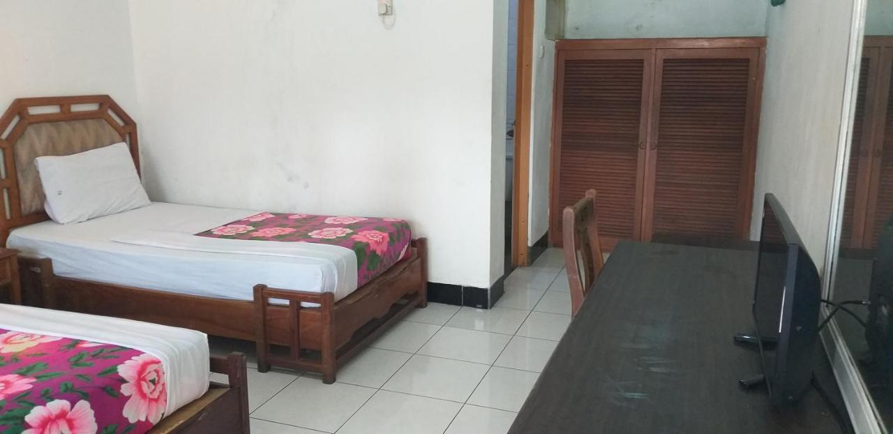 Intan Hotel 푸르와카르타 외부 사진