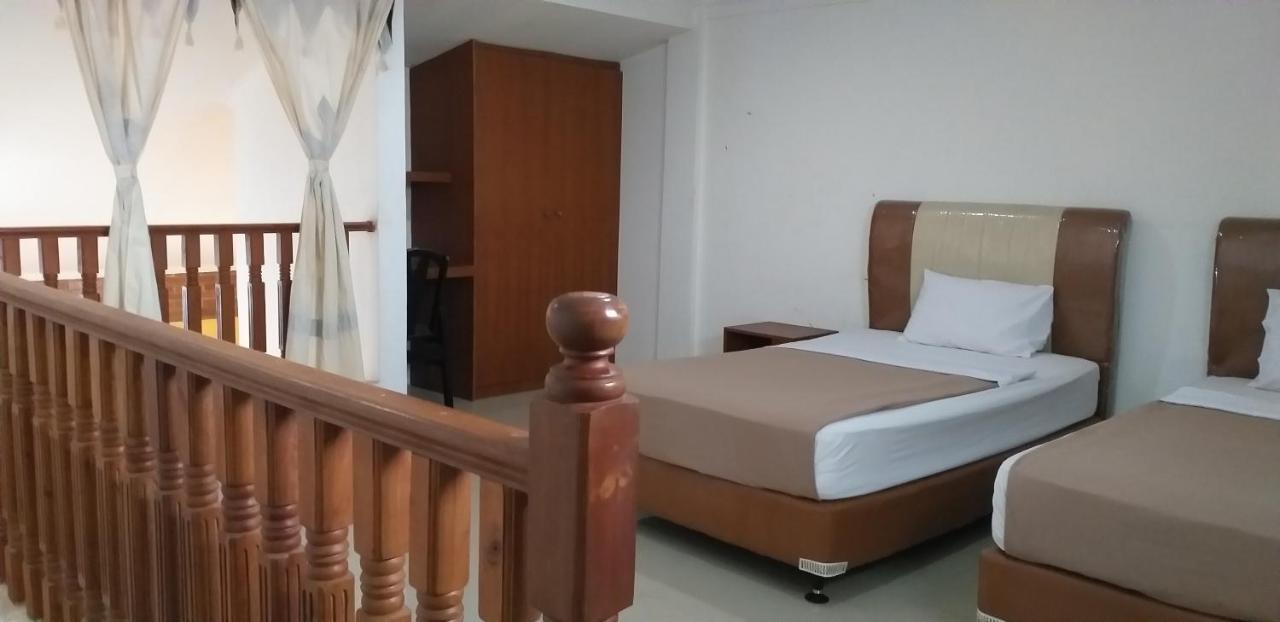 Intan Hotel 푸르와카르타 외부 사진